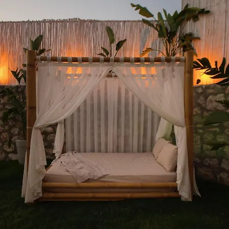 Lada Slav Exclusive Hotel *