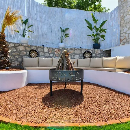 Lada Slav Exclusive Hotel *