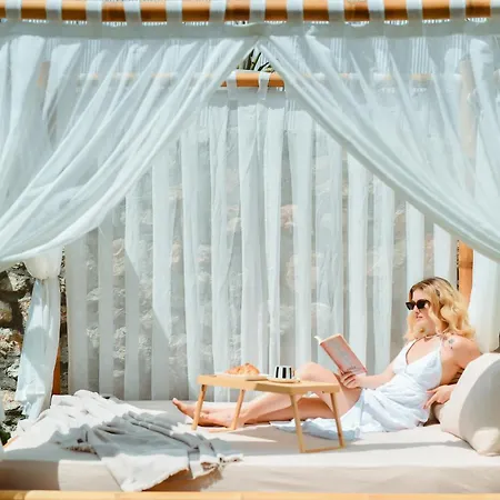 Lada Slav Exclusive Hotel *