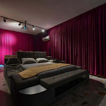 Lada Slav Exclusive Hotel