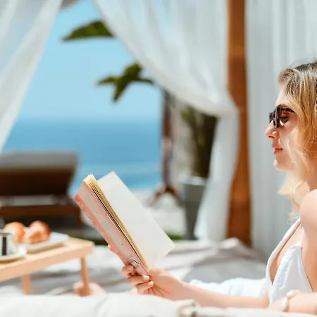 Lada Slav Exclusive Hotel