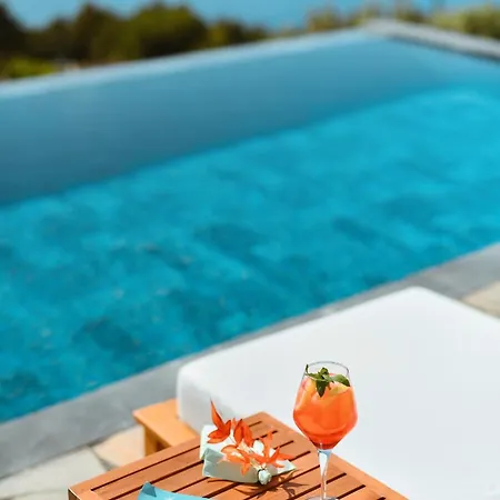 Lada Slav Exclusive Hotel *