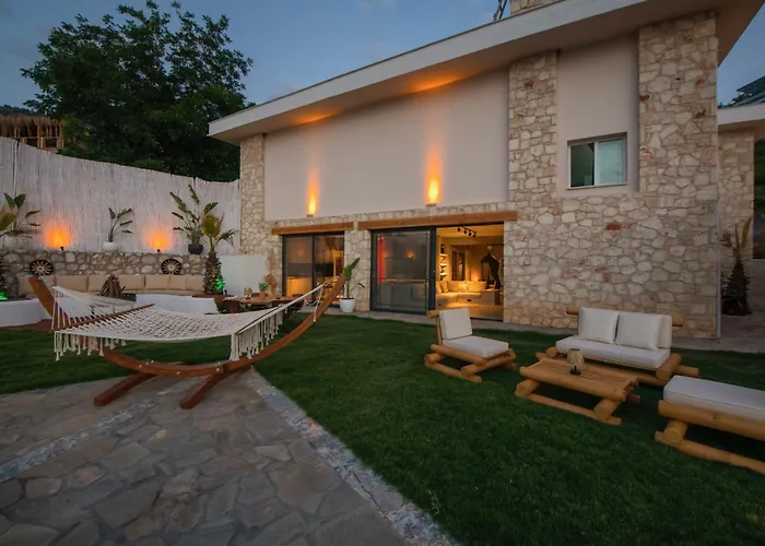 Lada Slav Exclusive Faralya