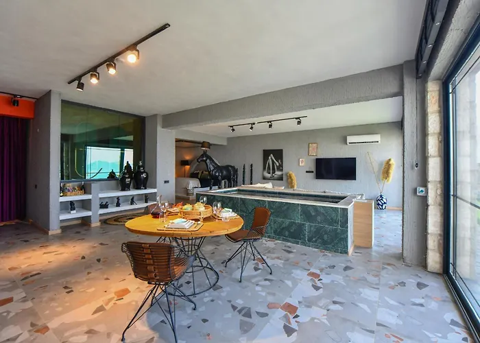 Lada Slav Exclusive Otel *