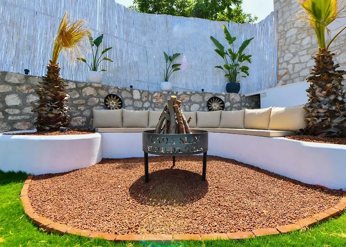 Lada Slav Exclusive Otel *