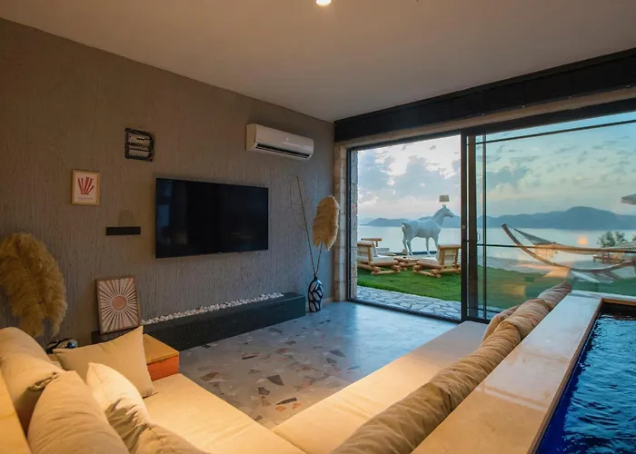 Lada Slav Exclusive Otel Faralya